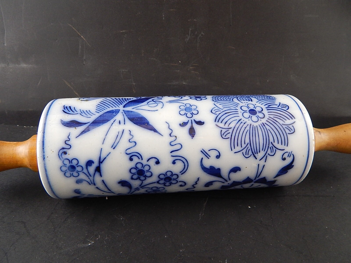 ANTICO RARISSIMO MATTERELLO LEGNO PORCELLANA DECORO BIANCO E BLU FINE 800