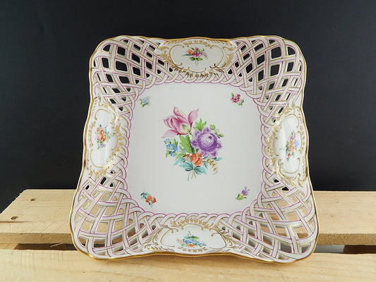 PORCELLANA HEREND VINTAGE PREZIOSO CENTROTAVOLA TRAFORATO PRIMAVERA DIPINTO MANO