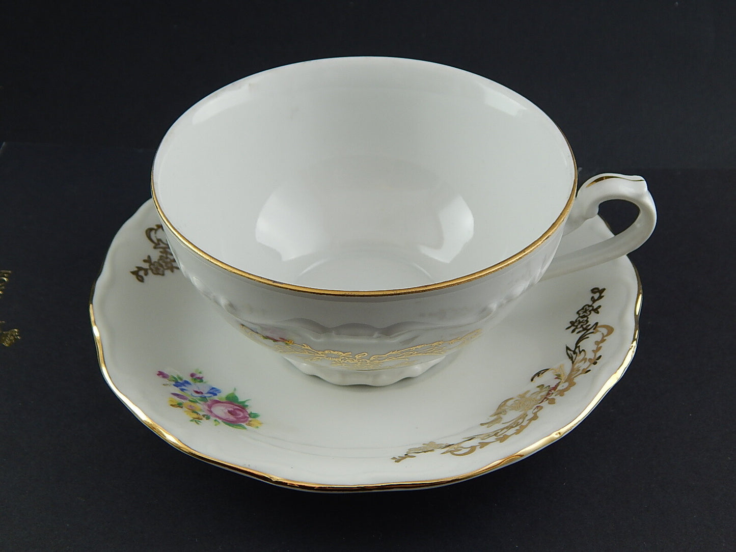 ROCAILLE ANTICA TAZZA CON PIATTO COLAZIONE PORCELLANA BIANCA DECORO ORO BOEMA