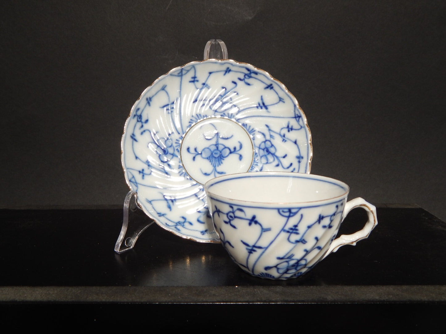 ANTICA TAZZA DA TE' PORCELLANA ROYAL TETTAU BLUE FLUTED BIANCO BLU PROFILO ORO