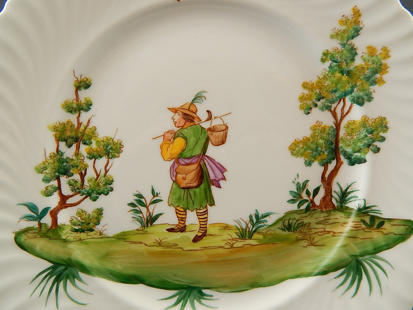 PIATTO PORCELLANA DIPINTO ARTE MORBELLI VECCHIO MILANO VITA POPOLARE VIANDANTE