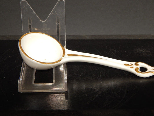 ANTICO RARO CUCCHIAIO DA SALSIERA IN PORCELLANA BIANCA CON DECORO IN ORO #1501
