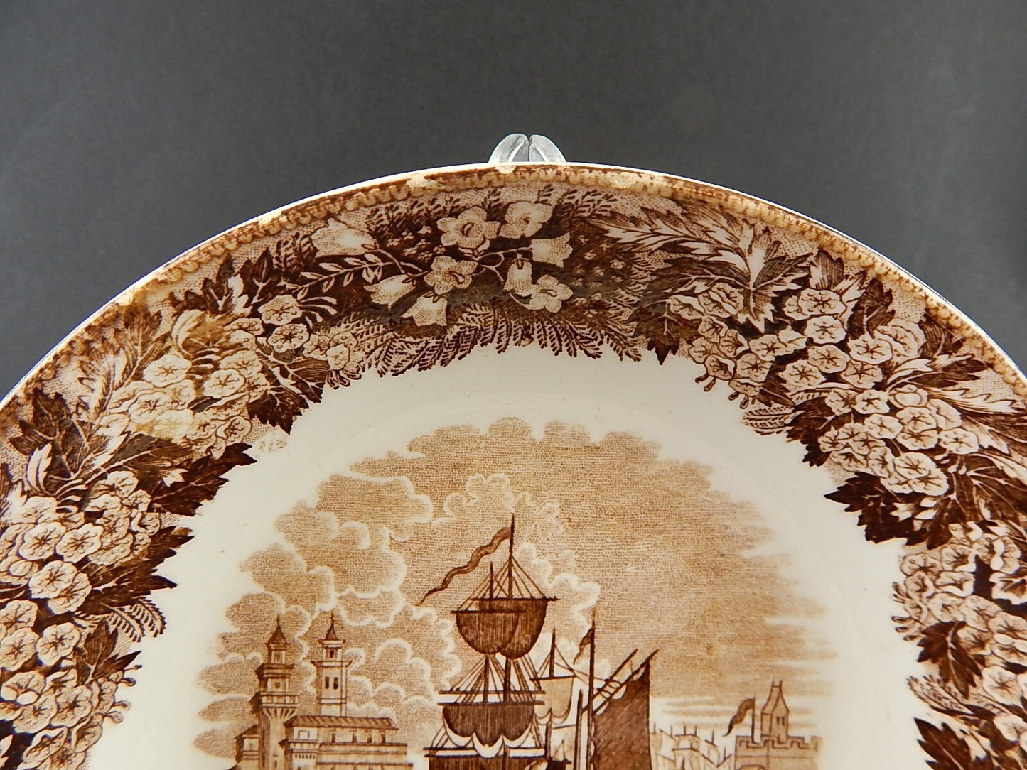 ANTICA CIOTOLA SEMI PORCELLANA RICHARD MILANO DECORO FERRARA META' 800 #9996