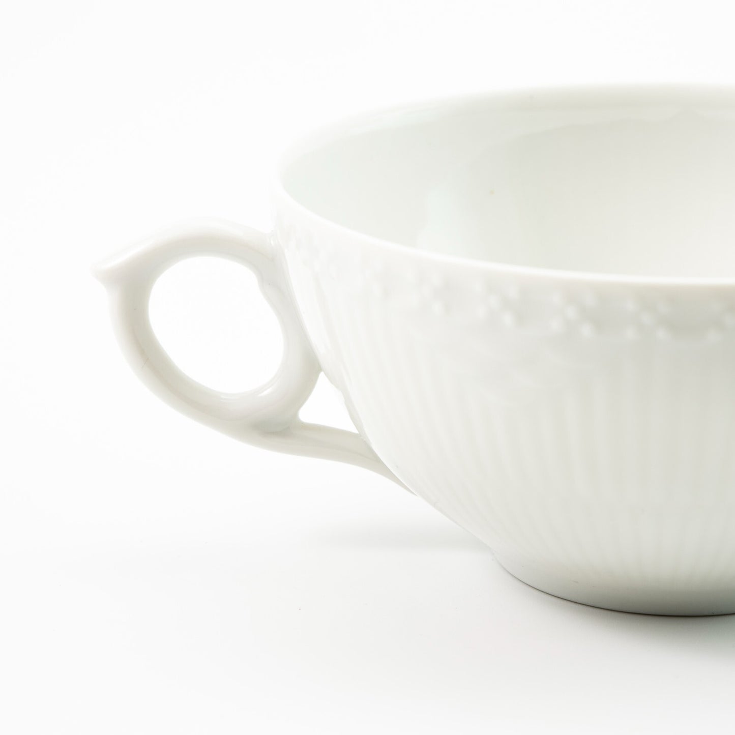 ROYAL COPENHAGEN WHITE FLUTED HALF LACE TAZZA DA TE' IN PORCELLANA CM 10 COD 525