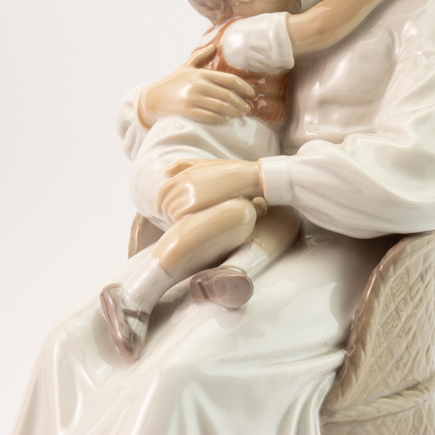 STATUINA GRANDE PORCELLANA ROYAL COPENHAGEN BING&GRONDAHL "Amore di Mamma" 1552