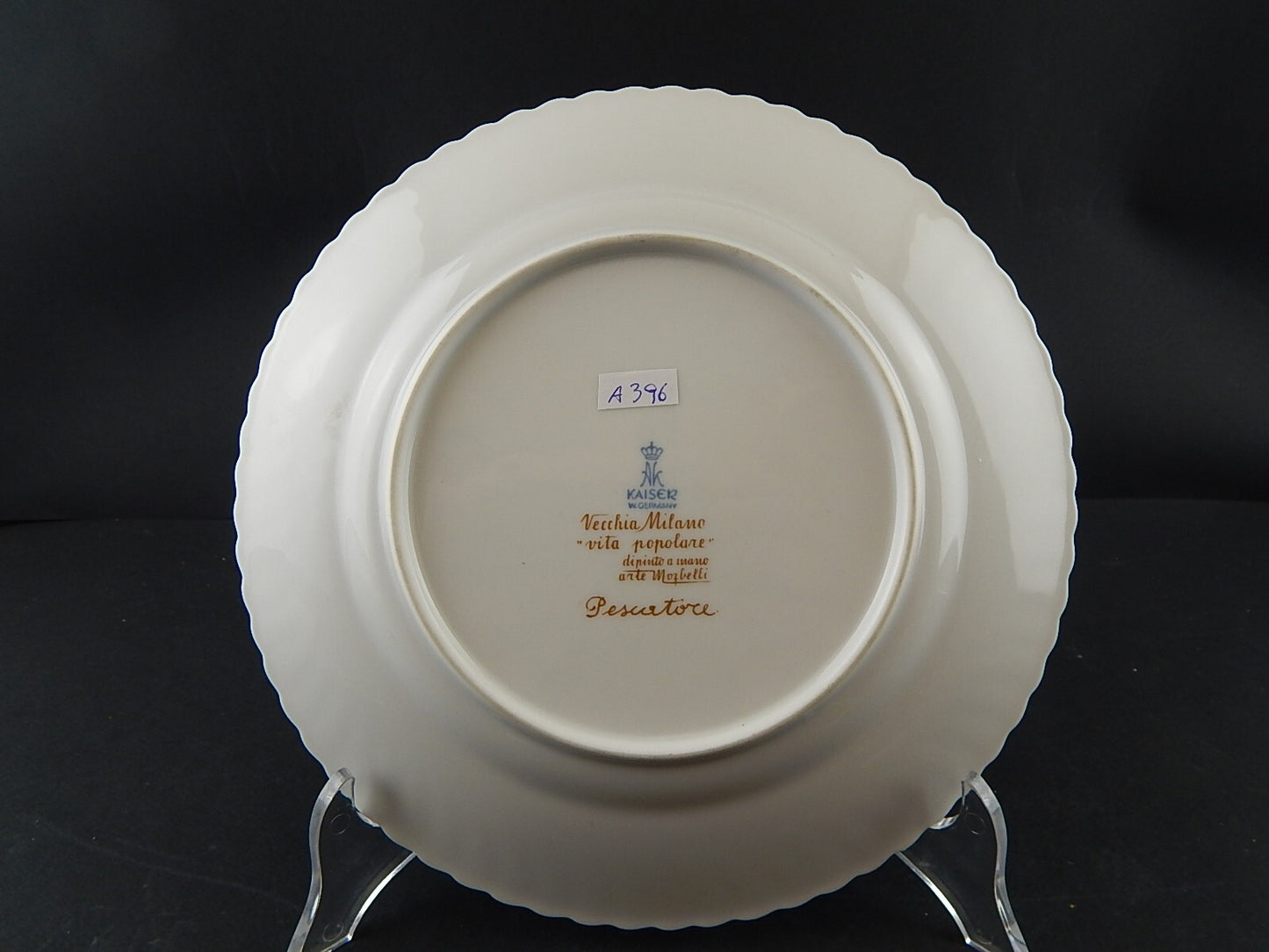 PIATTO PORCELLANA DIPINTO ARTE MORBELLI VECCHIO MILANO VITA POPOLARE PESCATORE