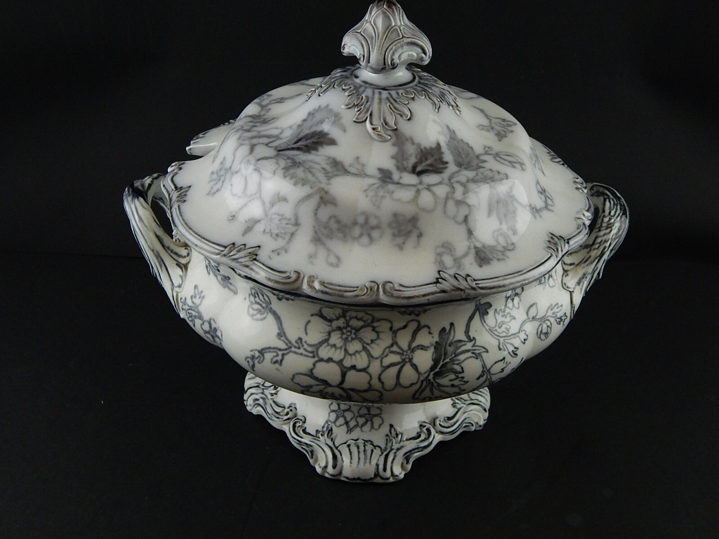 ANTICA RARA ZUPPIERA CENTROTAVOLA PORCELLANA VITTORIANA META' 800 DECORO A MANO