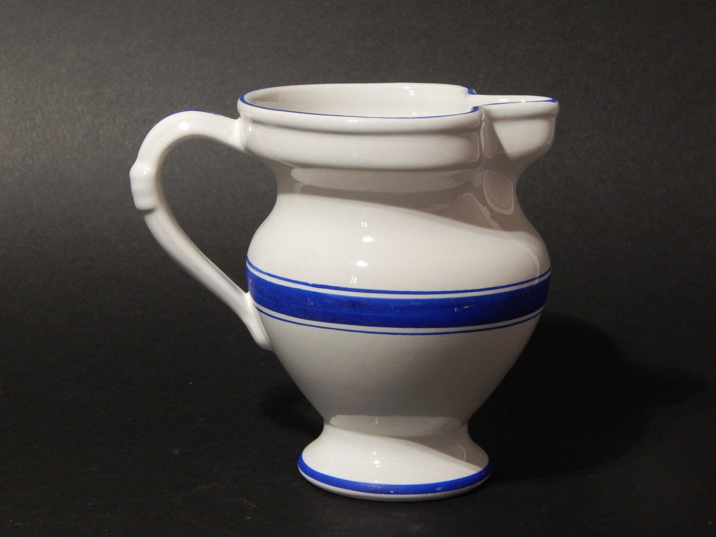 ANTICA CARAFFA BROCCA CERAMICA BIANCA E BLU REVELLI LAVENO