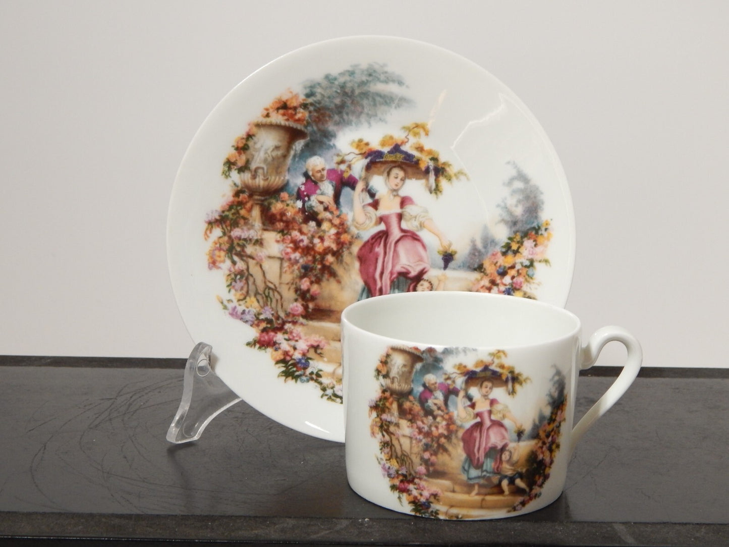 ANTICA PRIMA META' 900 LIMOGES TAZZA TE' PORCELLANA BIANCA SCENA GALANTE #1834
