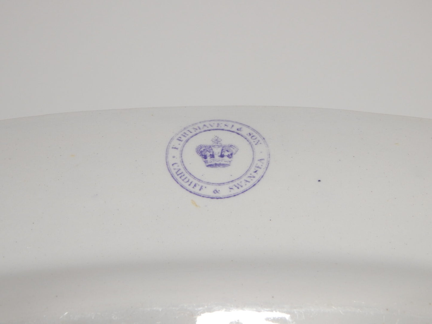 ANTICO GRANDE VASSOIO CERAMICA STAFFORDSHIRE PRIMAVESI 1860 ERMINE BORDER VIOLA