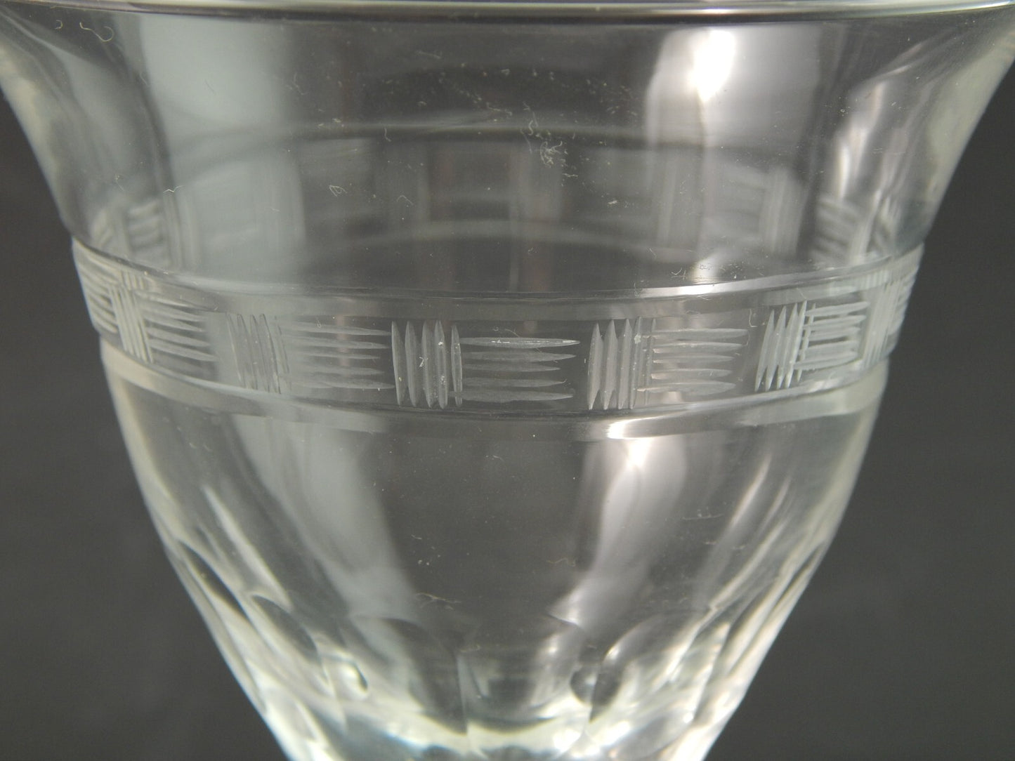 ANTICO ELEGANTE RARO ART DECO SERVIZIO 27 CALICI CRISTALLO INCISO