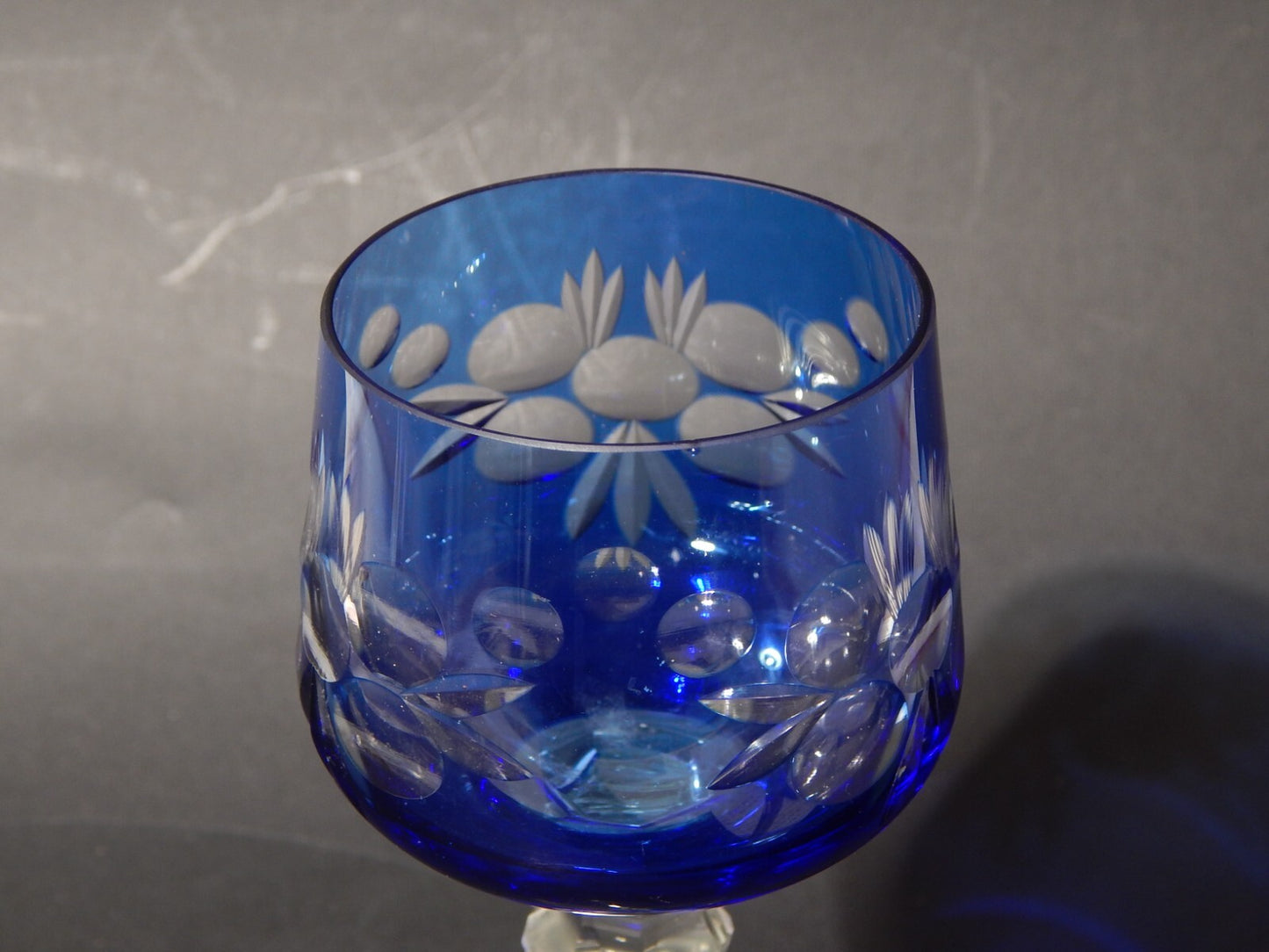 RETRO BICCHIERE CALICE CRISTALLO BOEMIA MOLATO INCISO BLU COBALTO DIFETTO