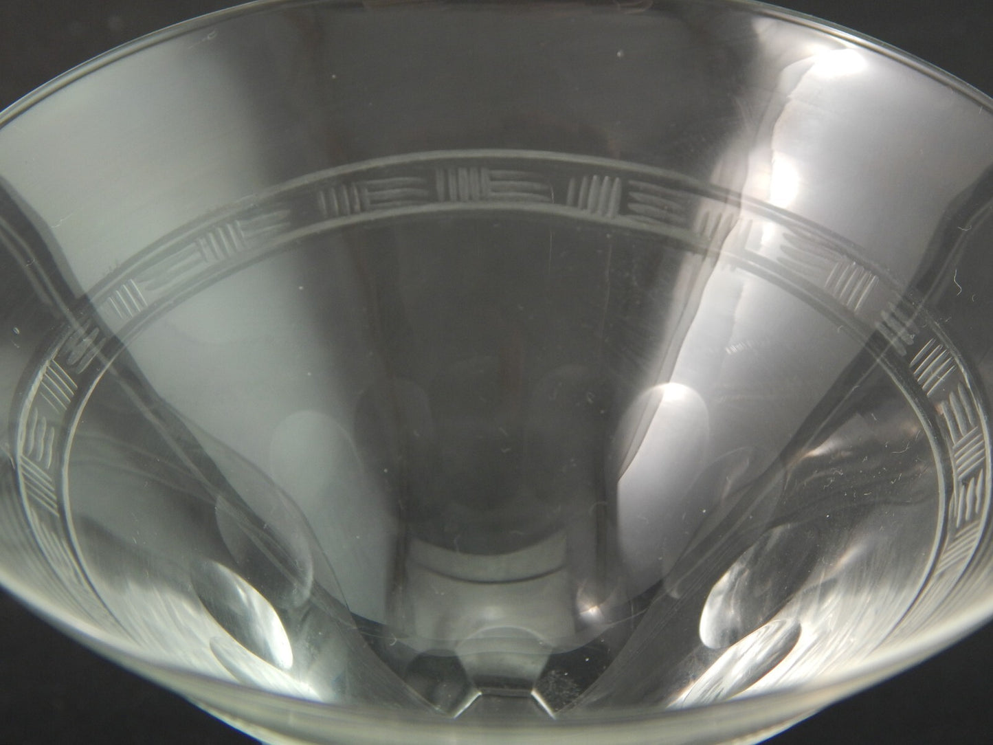 ANTICO ELEGANTE RARO ART DECO SERVIZIO 27 CALICI CRISTALLO INCISO