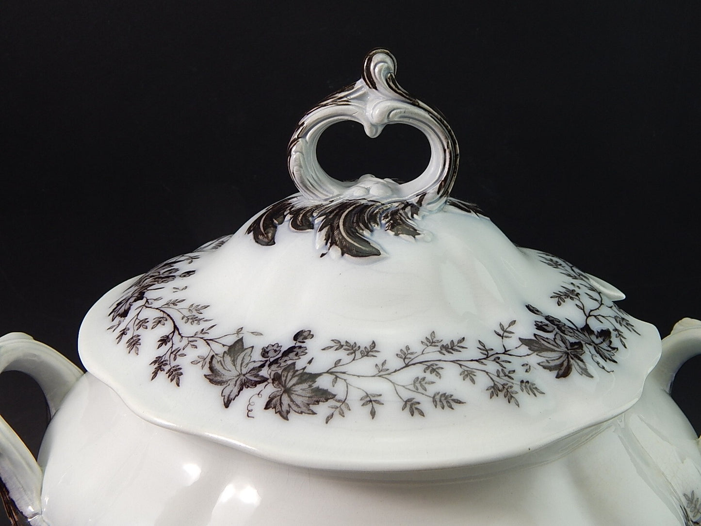 ANTICA RARA ZUPPIERA CENTROTAVOLA CERAMICA SARREGUEMINES U&Cie HUBLON 1800