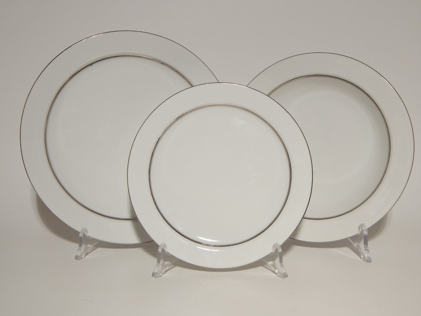 VINTAGE ELEGANTE SERVIZIO 18 PIATTI PORCELLANA BIANCA ARGENTO ESCHENBACH IMPERO