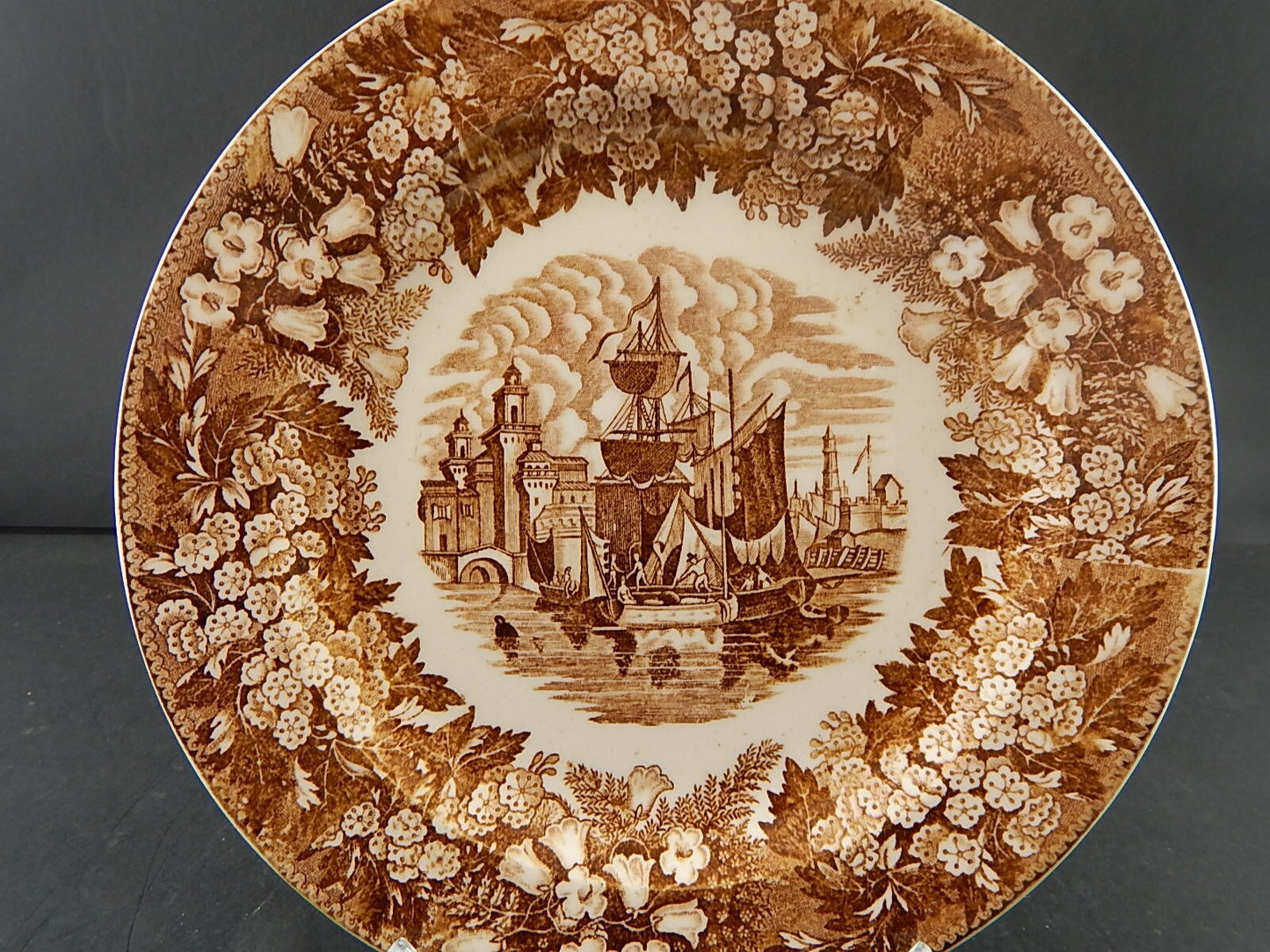 ANTICO PIATTO SEMI PORCELLANA RICHARD MILANO DECORO FERRARA META' 800 #A30