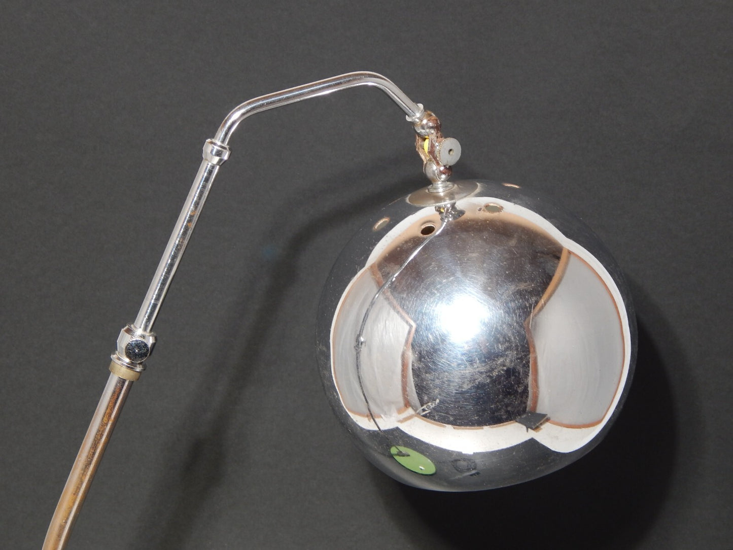 MODERNARIATO RARA LAMPADA TAVOLO SCRIVANIA PARALUME GLOBO CROMATO REGOLABILE