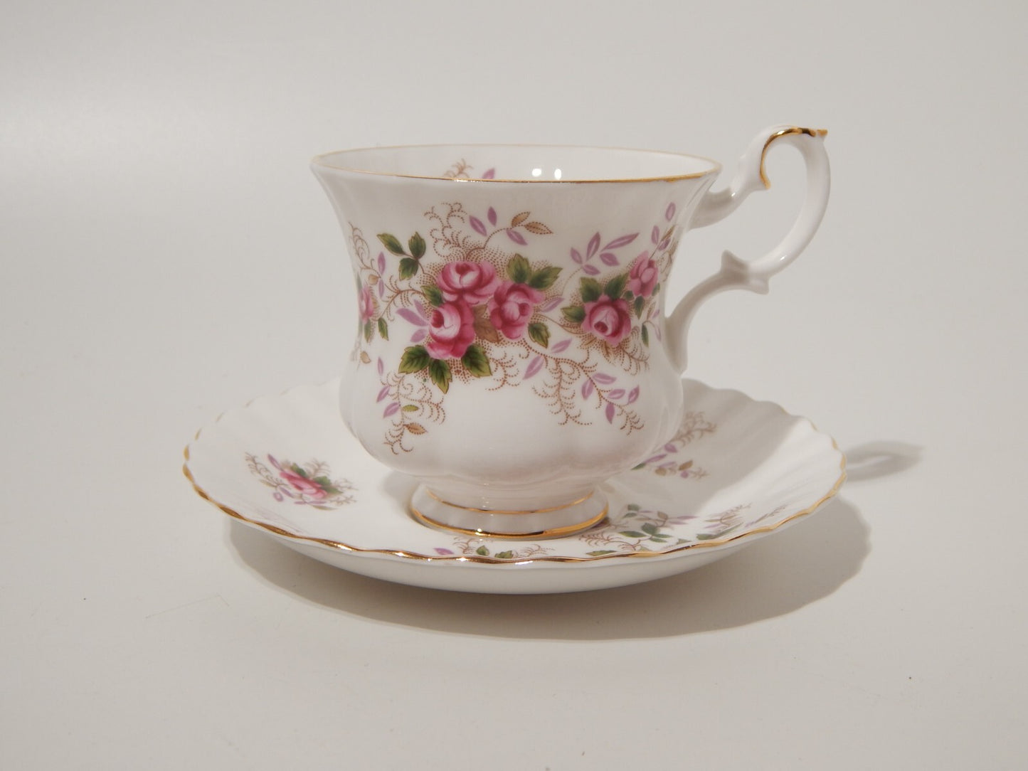 PREZIOSA PORCELLANA ROYAL ALBERT VINTAGE TAZZA COLLEZIONE LAVENDER ROSE