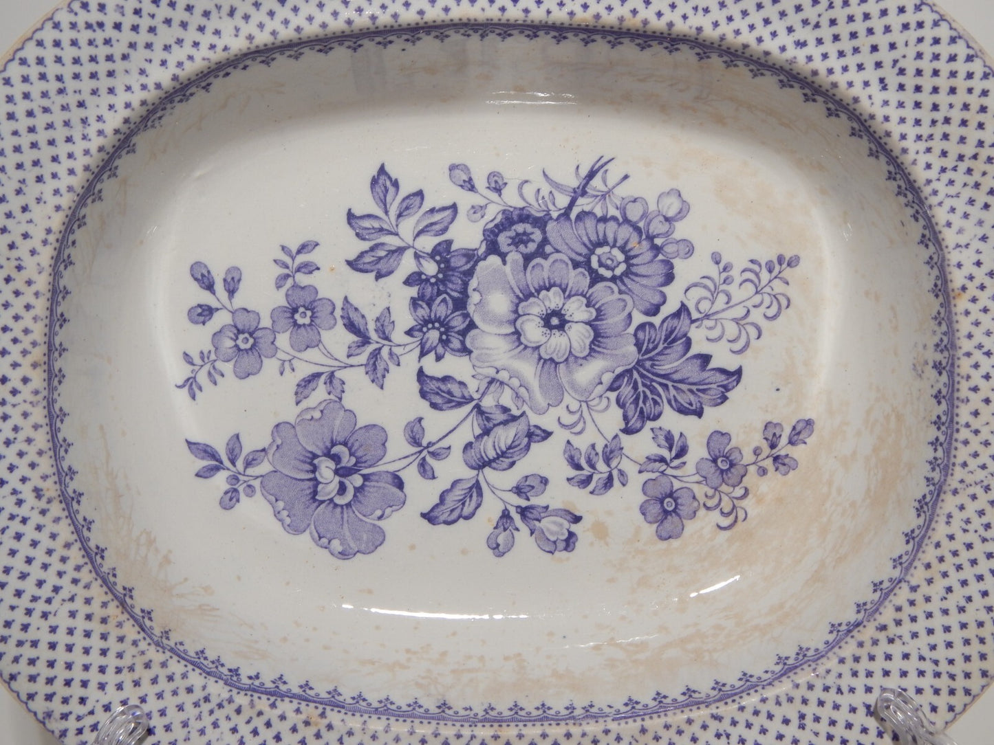 ANTICO VASSOIO FONDO CERAMICA STAFFORDSHIRE PRIMAVESI 1860 ERMINE BORDER VIOLA