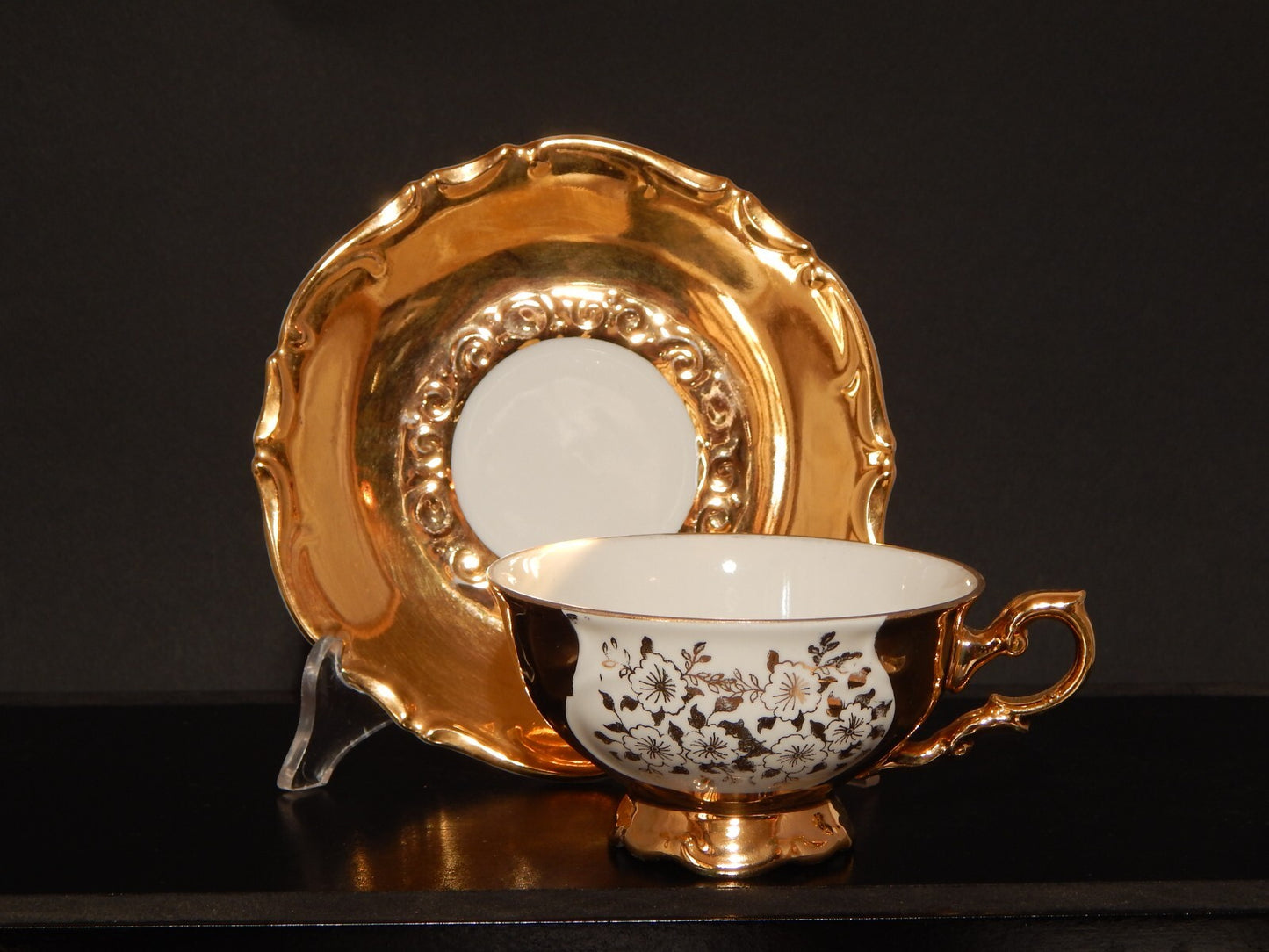 ANTICA ROCAILLE TAZZA TE' PORCELLANA BIANCA E ORO ZECCHINO BAVARIA