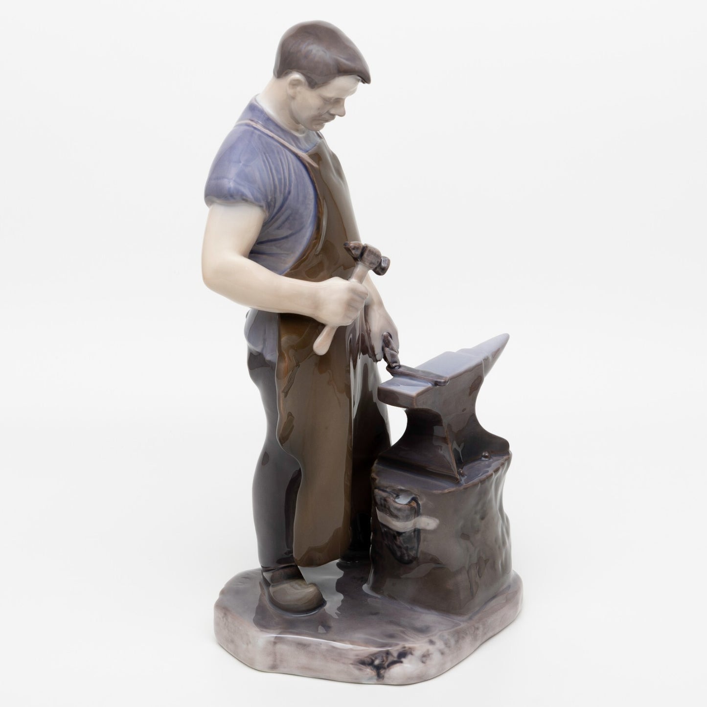 STATUINA PORCELLANA ROYAL COPENHAGEN BING&GRONDAHL "Il Fabbro" COD 2225 CM 30x17