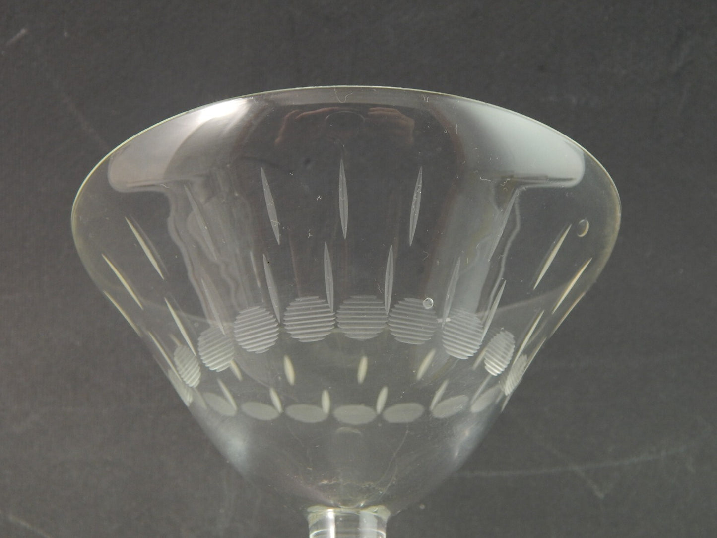 ANTICO ELEGANTE RARO ART DECO SERVIZIO 18 CALICI CRISTALLO MOLATO E INCISO