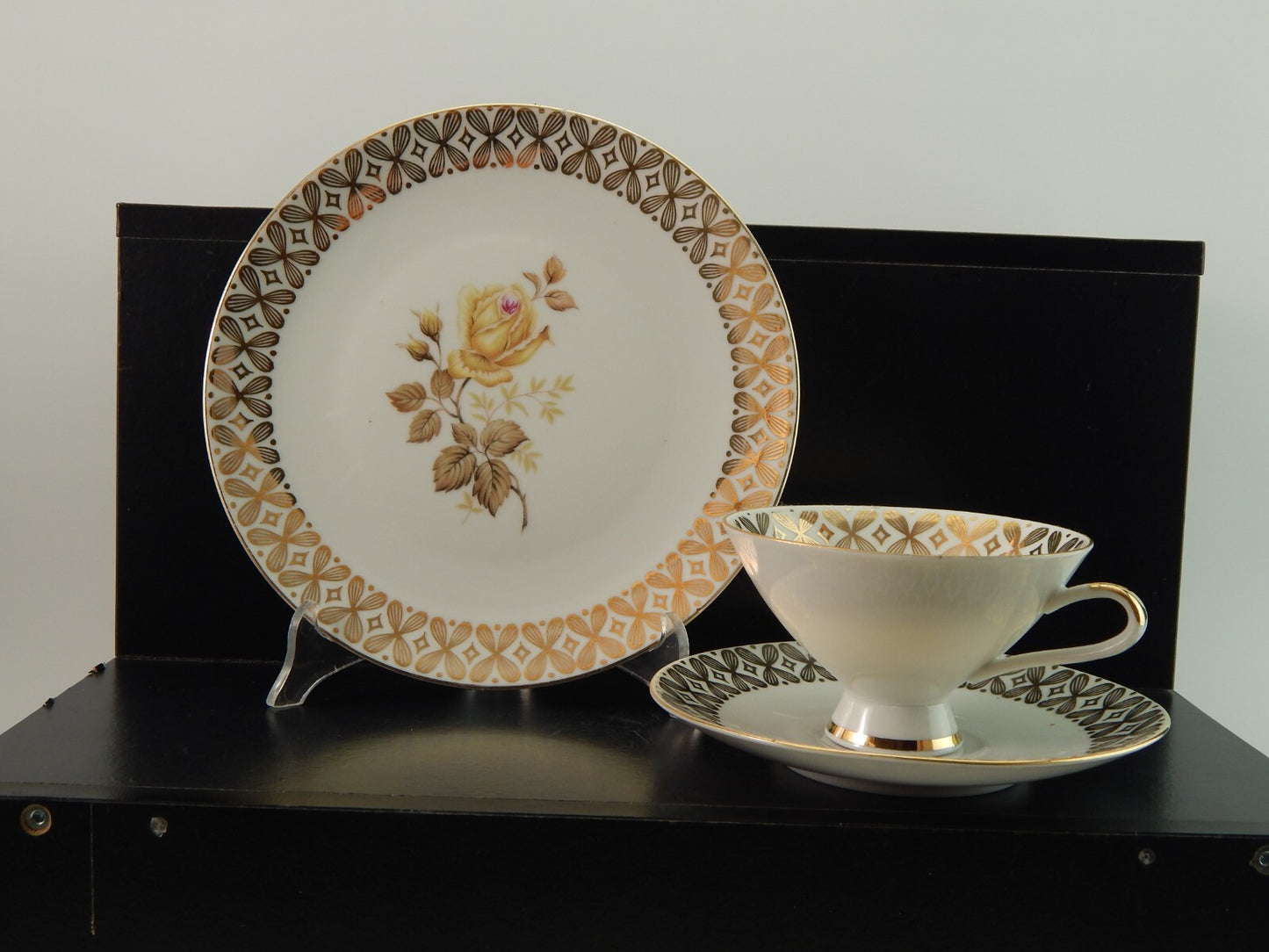 VINTAGE TRIO DA TE' PORCELLANA TAZZA E 2 PIATTINI WINTERLING BAVARIA ROSA TEA