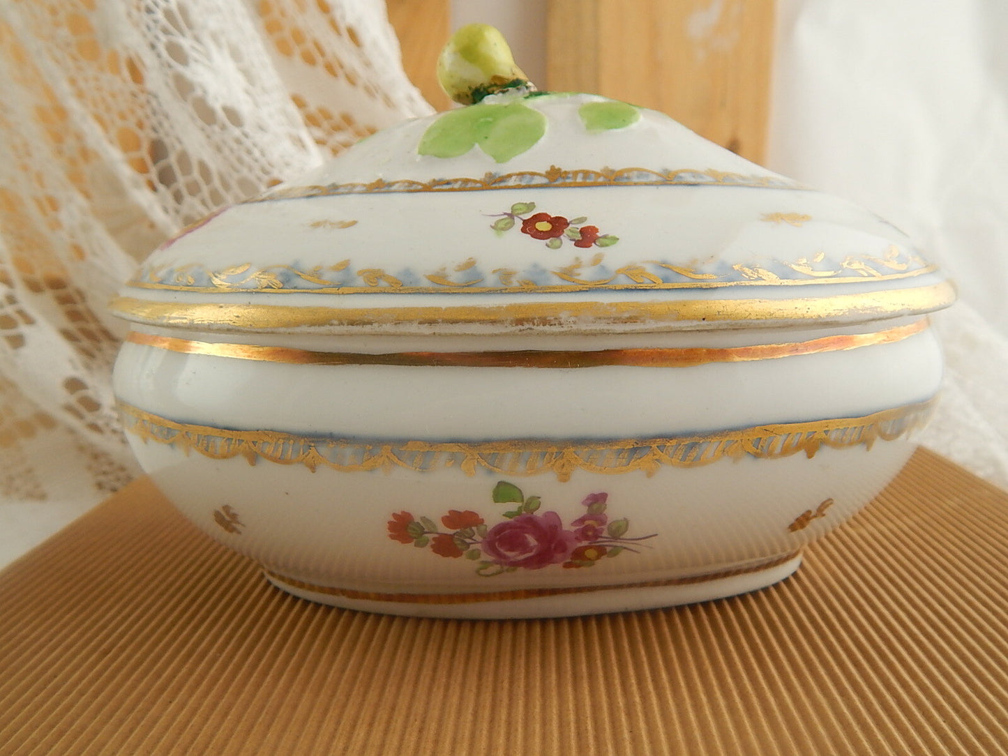 ANTICO PREZIOSO COFANETTO PORCELLANA IMPERO MARCHIO VIENNA BEE HIVE INIZIO 800