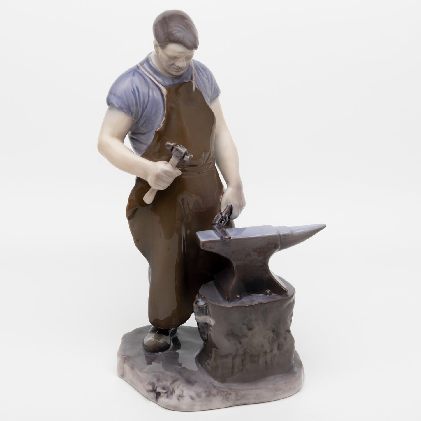 STATUINA PORCELLANA ROYAL COPENHAGEN BING&GRONDAHL "Il Fabbro" COD 2225 CM 30x17