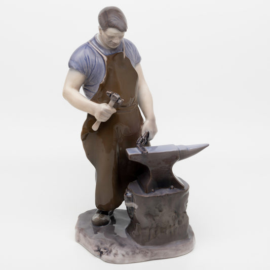STATUINA PORCELLANA ROYAL COPENHAGEN BING&GRONDAHL "Il Fabbro" COD 2225 CM 30x17