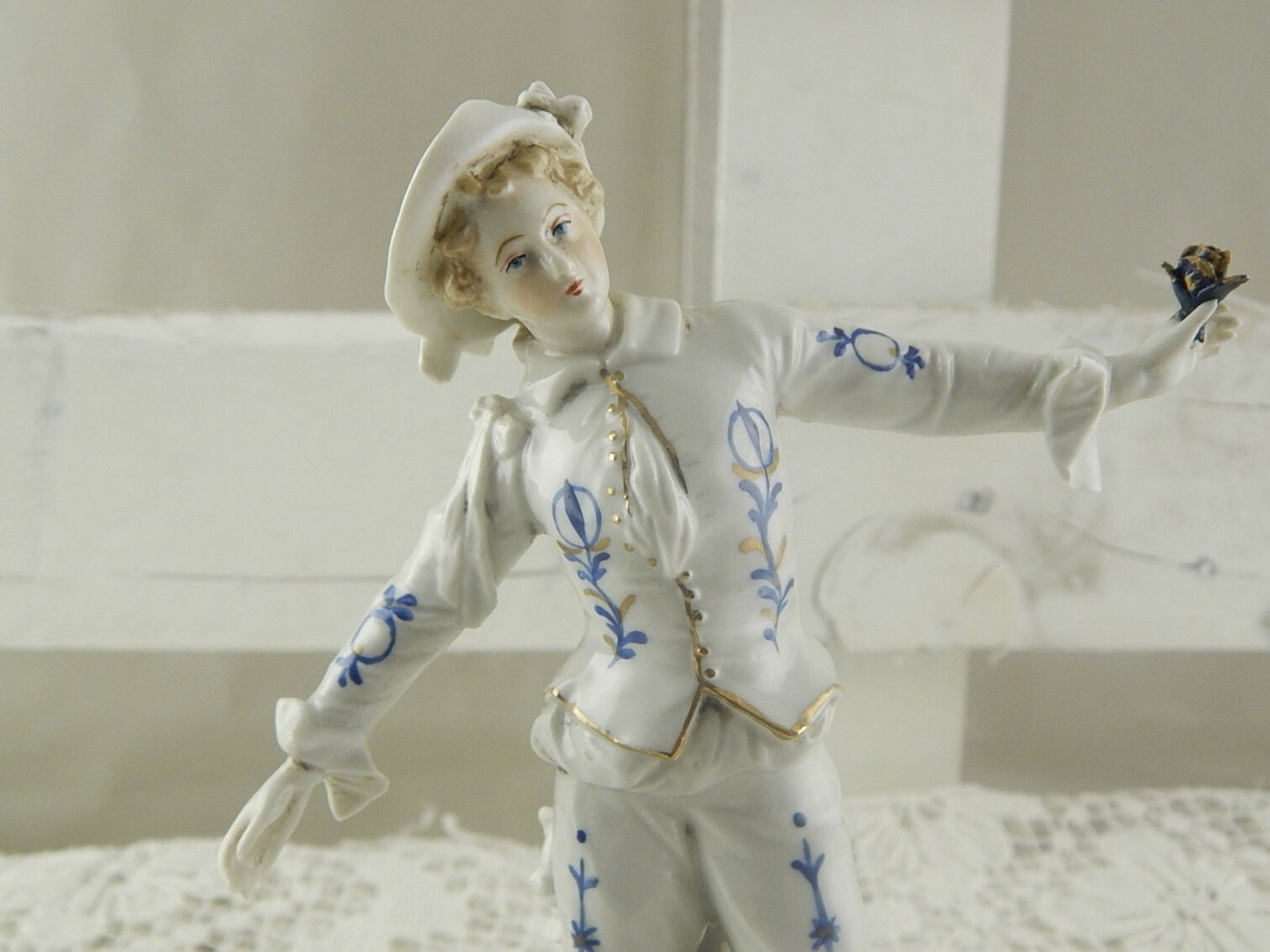 ANTICA PREZIOSA PORCELLANA COPPIA STATUINE DRESDA SITZENDORF DIPINTE A MANO