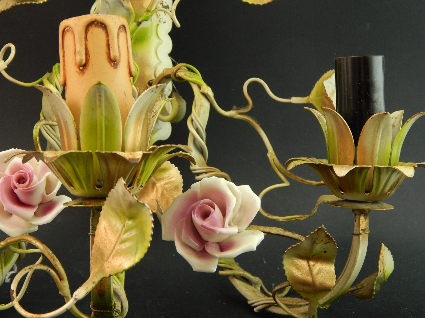 APPLIQUE TRE FUOCHI ANTICA LIBERTY FERRO BATTUTO E ROSE CERAMICA POLICROME #1733