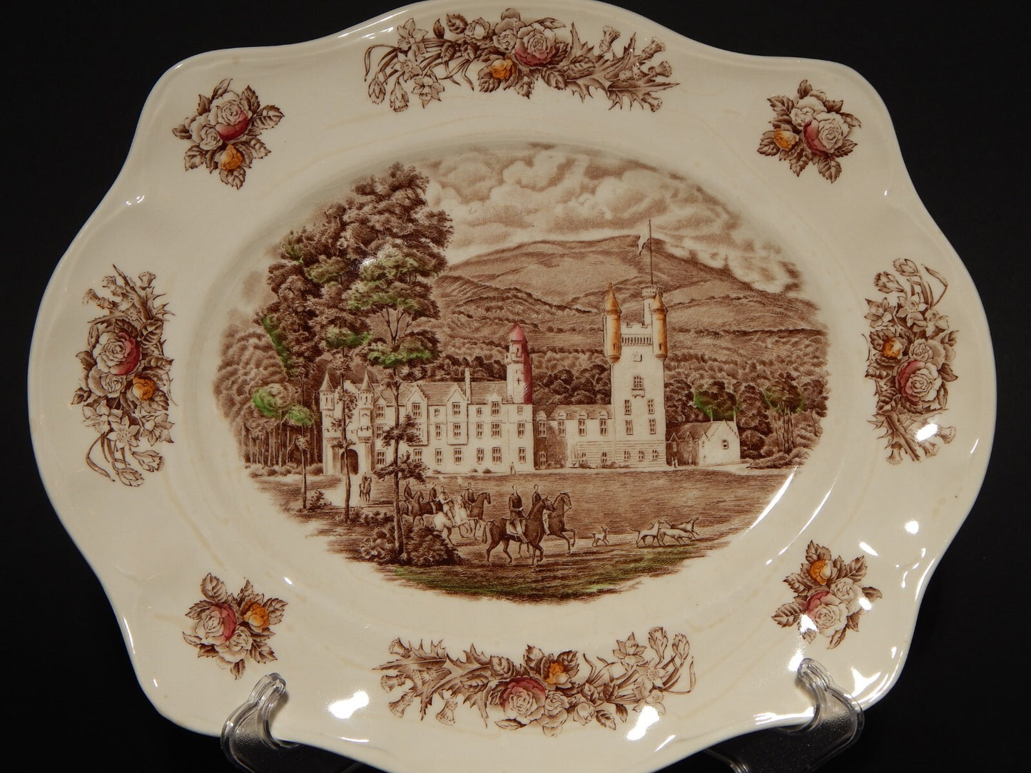 ANTICO VASSOIO PORCELLANA JOHNSON BROS ROYAL HOMES OF BRITAIN BALMORAL CASTLE