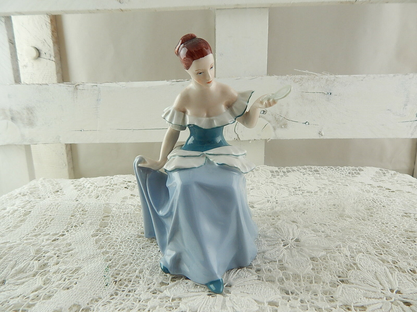 ANTICA RARA SCULTURA PORCELLANA ROYAL DUX BOHEMIA STATUINA SIGNORA CON SPECCHIO