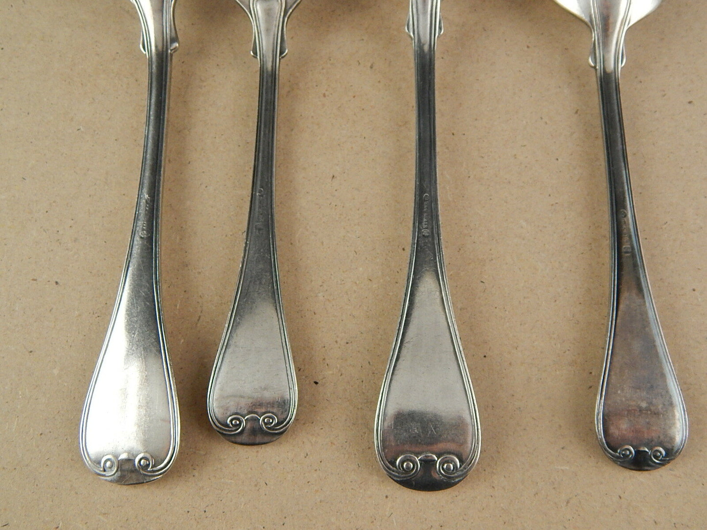 ANTICHE PREZIOSE 4 POSATE ALPACCA ARGENTATE CESELLATE LIBERTY GAG SILVER