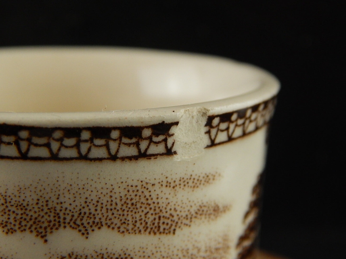 VINTAGE JOHNSON BROS OLD BRITAIN CASTLE TAZZINA CAFFE SEMI-PORCELLANA DIFETTO