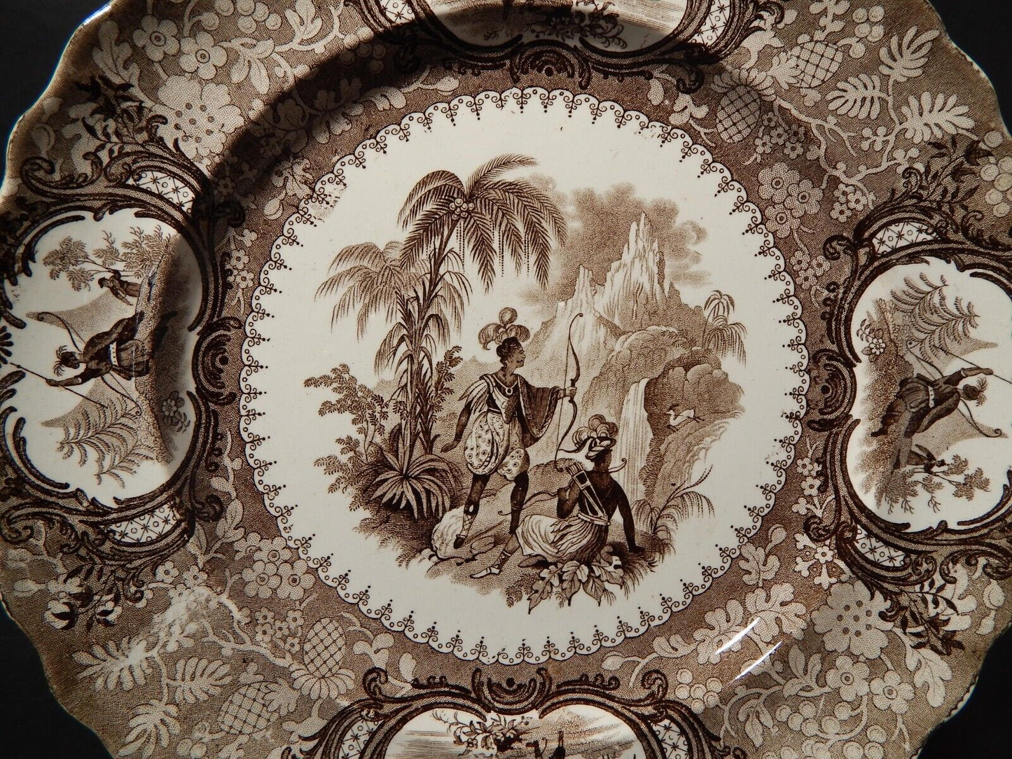 ANTICO RARO PIATTO CERAMICA INGLESE DEL 1839 PERUVIAN HUNTERS DI Goodwin & Ellis