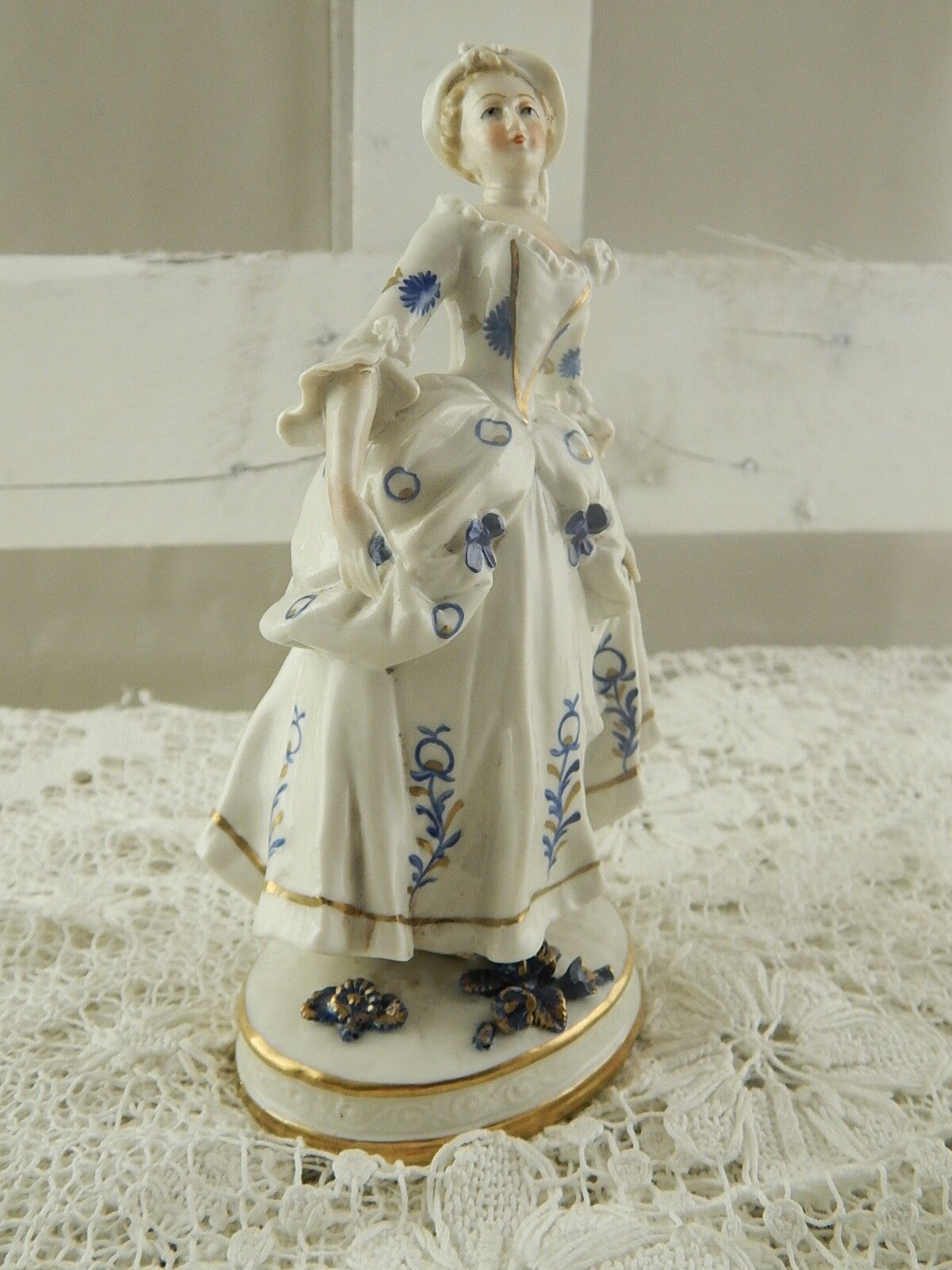 ANTICA PREZIOSA PORCELLANA COPPIA STATUINE DRESDA SITZENDORF DIPINTE A MANO