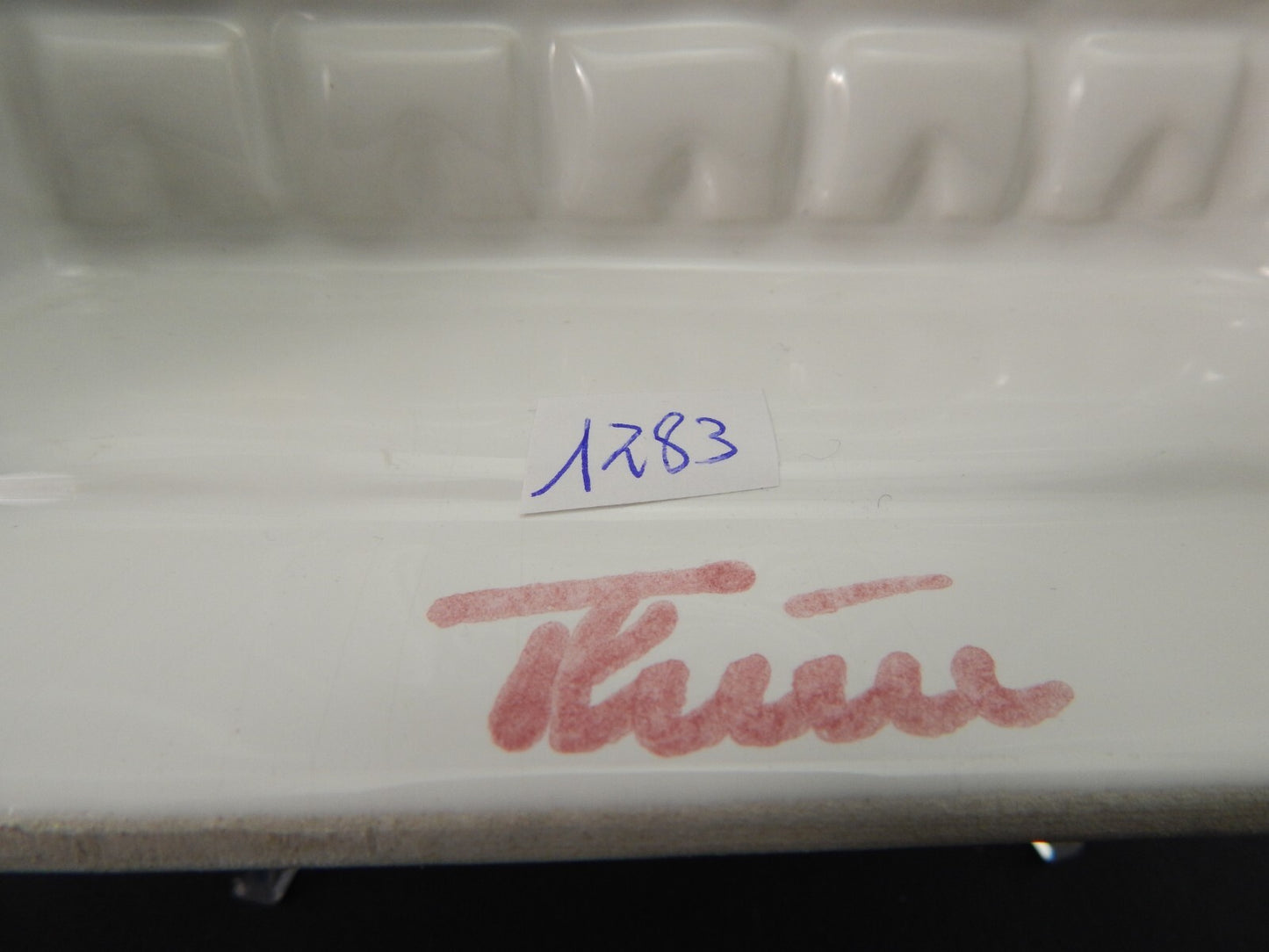 VINTAGE FORMELLA CERAMICA DESIGNER LENE VECCHIA THUN GABBIA CON UCCELLINO ROSA