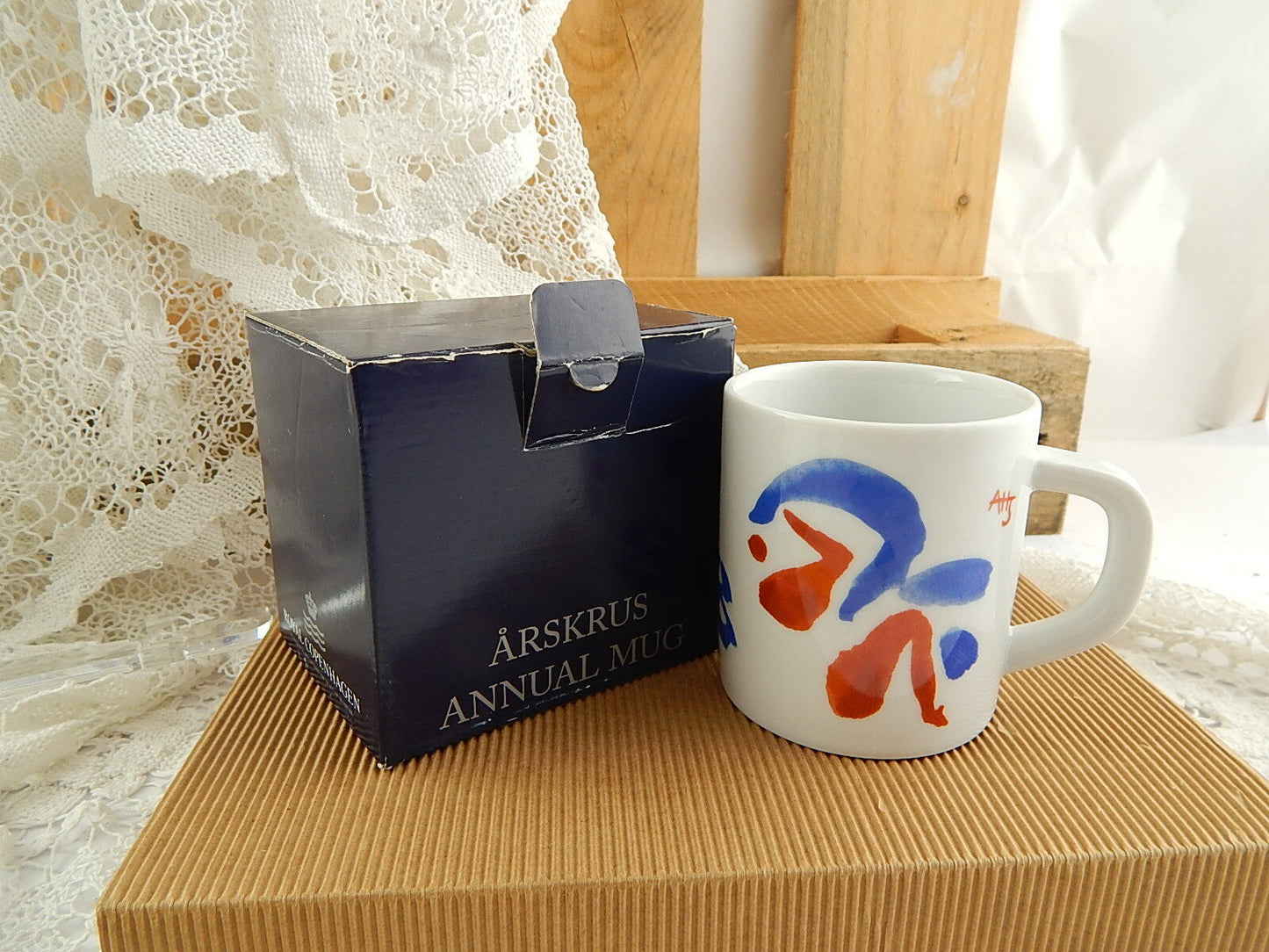 ROYAL COPENHAGEN FAIENCE ANNUAL SMALL MUG TAZZA CERAMICA ANNUALE 1998 NEW W/BOX