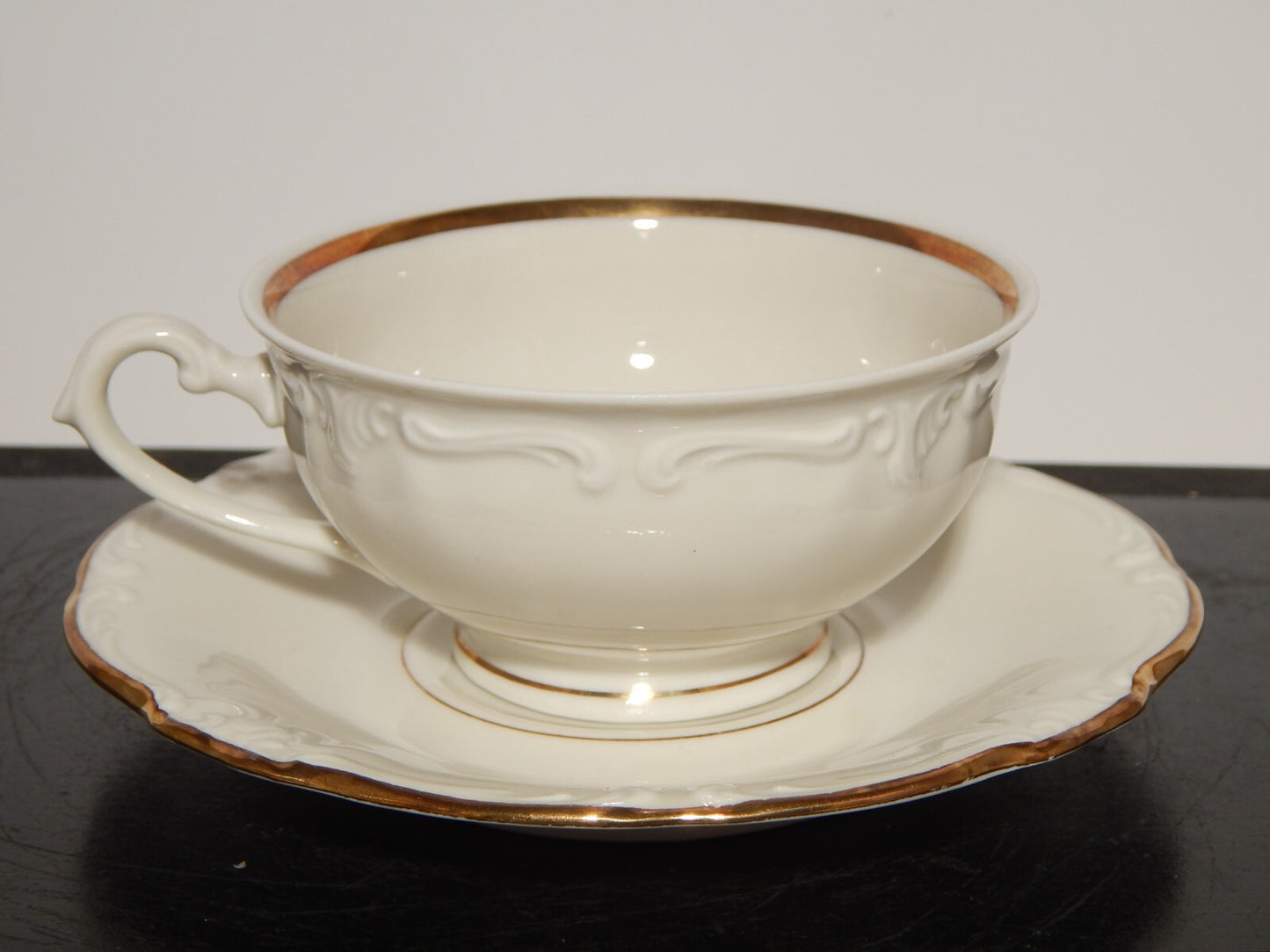 ANTICA TAZZA DA TE' PORCELLANA WINTERLING BAVARIA MODELLATA A ROCAILLE