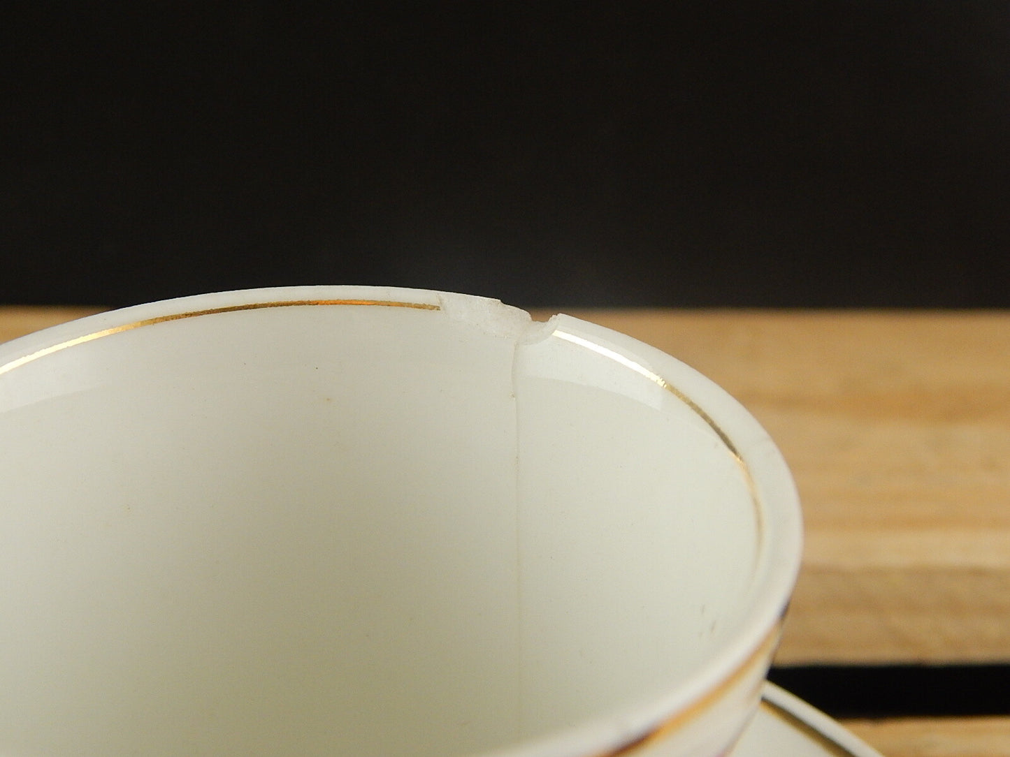 ANTICA TAZZA E PIATTINO PORCELLANA GINORI ART NOUVEAU DIPINTA A MANO DIFETTO