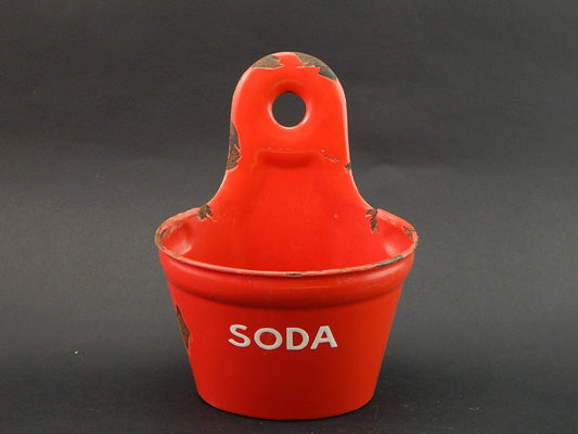 ANTICO RARO CONTENITORE PORTA SODA DA PARETE METALLO LATTA SMALTATO ROSSO