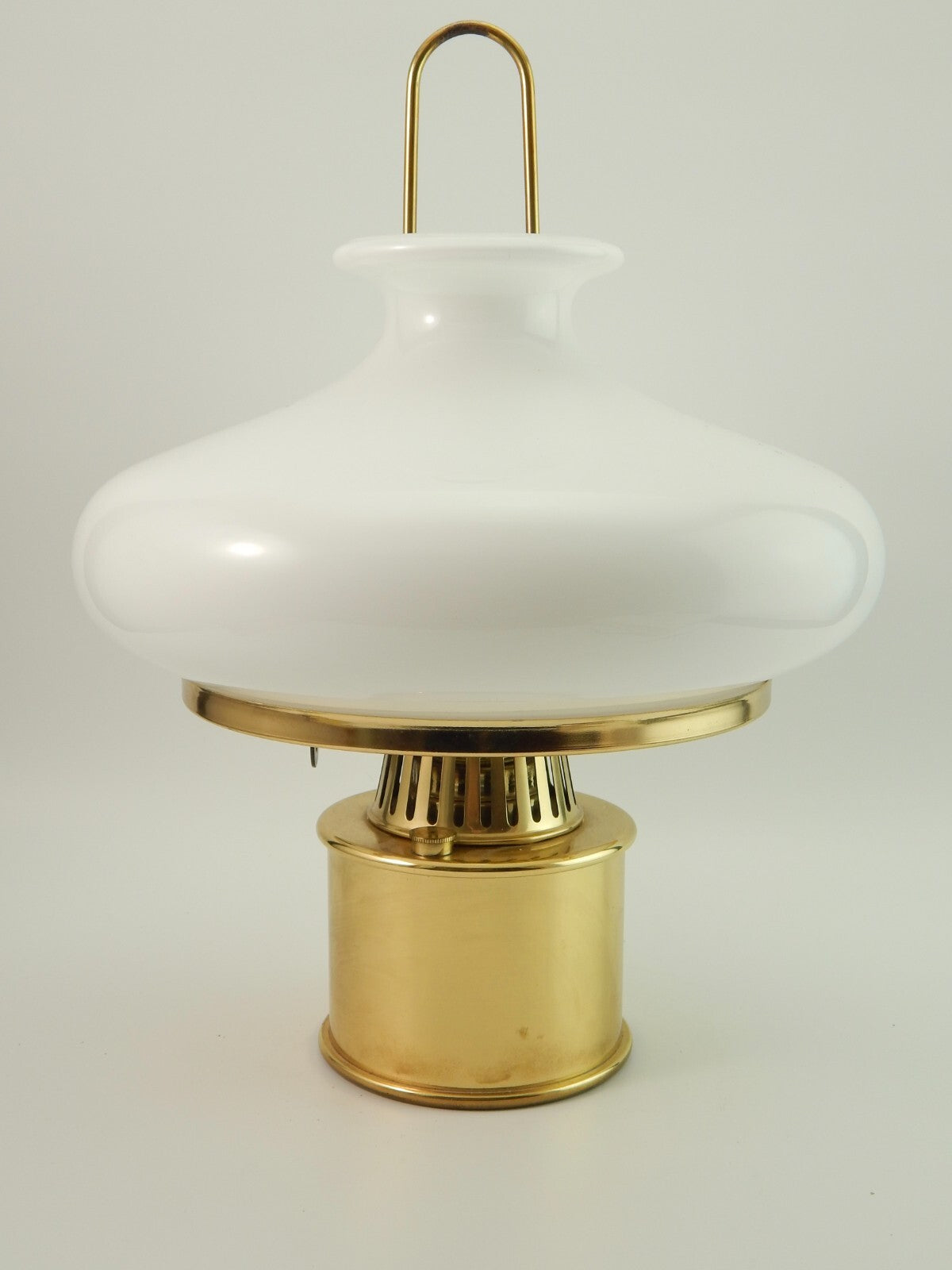 ANTICA LAMPADA PETROLIO NAUTICA VETRO OPALINO HOLMEGAARD HARNISCH COPENHAGEN