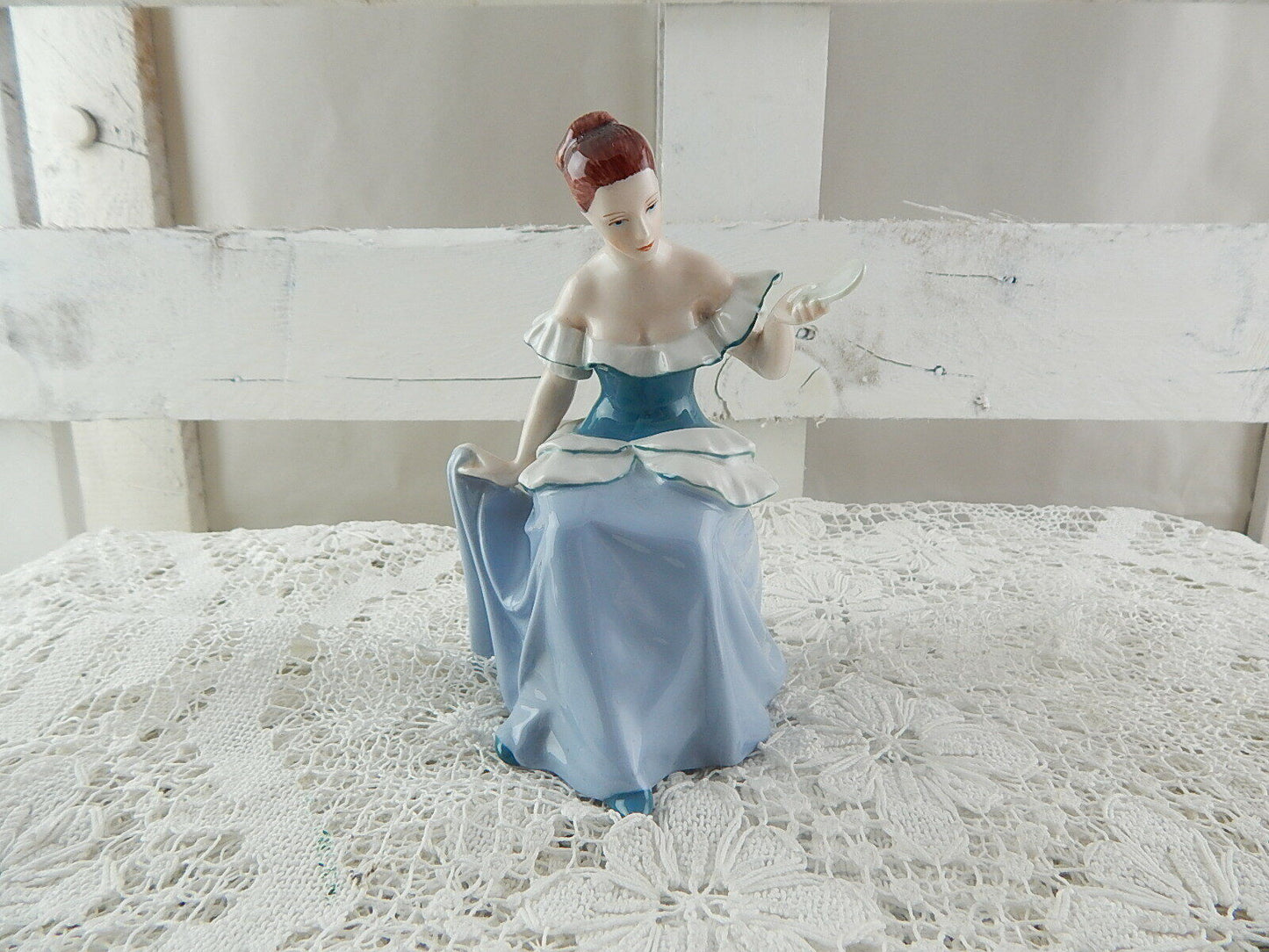 ANTICA RARA SCULTURA PORCELLANA ROYAL DUX BOHEMIA STATUINA SIGNORA CON SPECCHIO