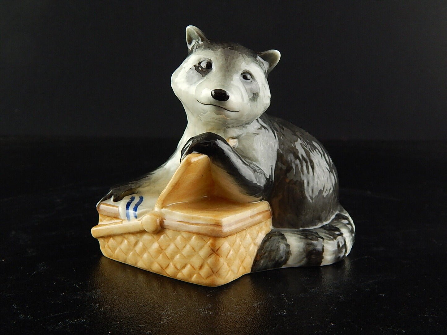 ROYAL COPENHAGEN RARA STATUINA PORCELLANA PROCIONE RACOON PRIMA SCELTA 055