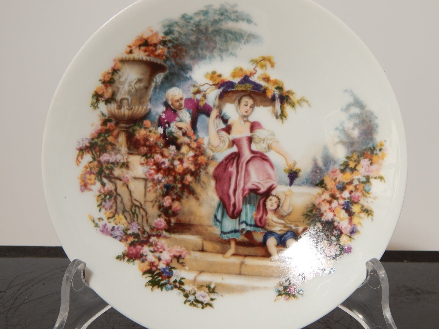 ANTICA PRIMA META' 900 LIMOGES TAZZA TE' PORCELLANA BIANCA SCENA GALANTE #1834