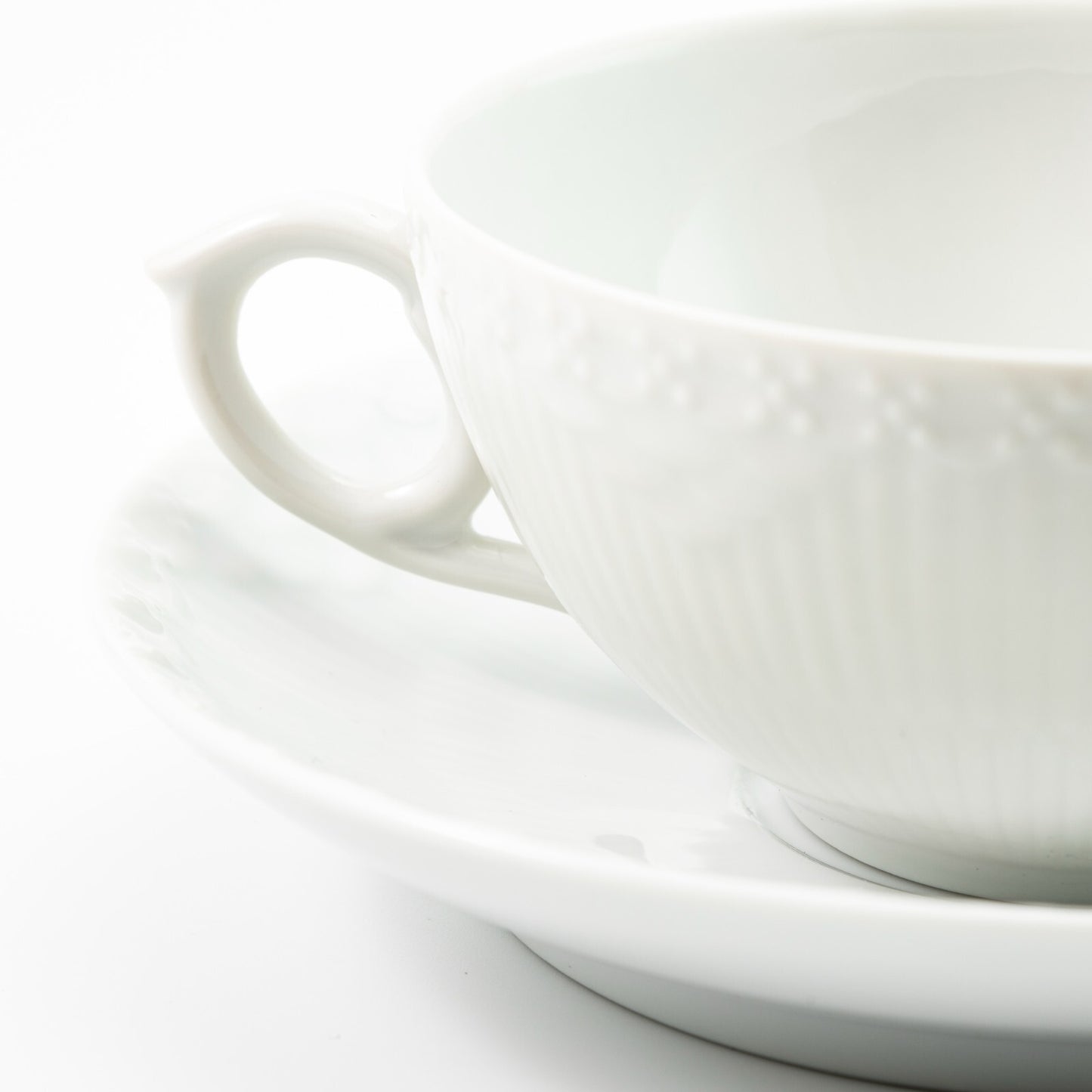 ROYAL COPENHAGEN WHITE FLUTED HALF LACE TAZZA DA TE' IN PORCELLANA CM 10 COD 525