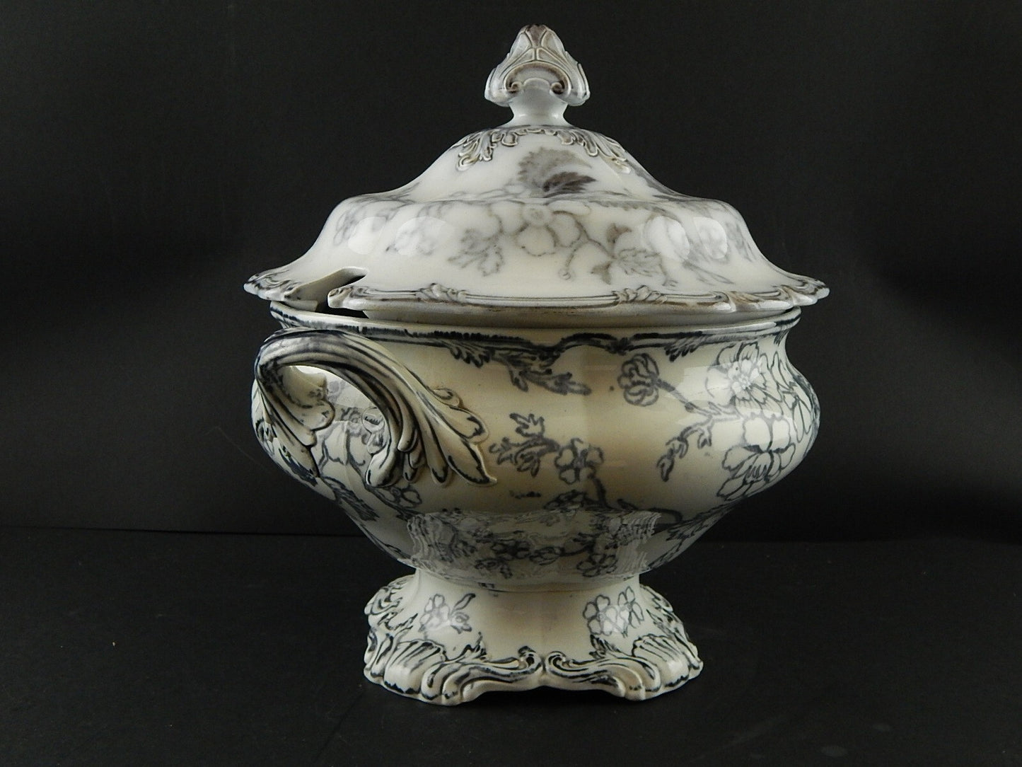 ANTICA RARA ZUPPIERA CENTROTAVOLA PORCELLANA VITTORIANA META' 800 DECORO A MANO