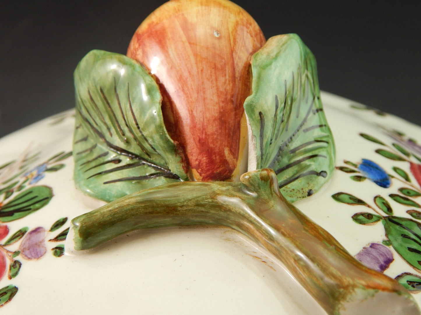 PREZIOSO CENTROTAVOLA ZUPPIERA MAIOLICA CERAMICA PAGANI VECCHIA LODI DIPINTO